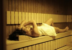 body, lifestyle, Sauna, Dos and Don'ts, Staying Safe, Sauna Use, take breaks, cool down, essential oils, wellness