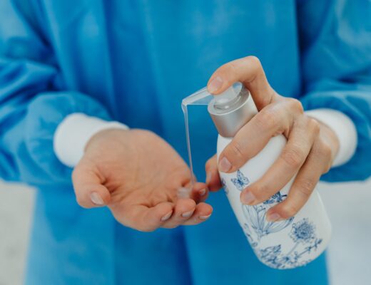 hand sanitizer, soap and water, hand sanitizer vs Soap and water, clean hands, hand soaps, benefits of proper hand hygiene, gel hand sanitizer, liquid hand sanitizer,