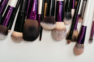 makeup Care, organic makeup, natural ingredients, clean brushes, special makeup, create unique makeup looks, body glitter, eyeliner brush, setting spray