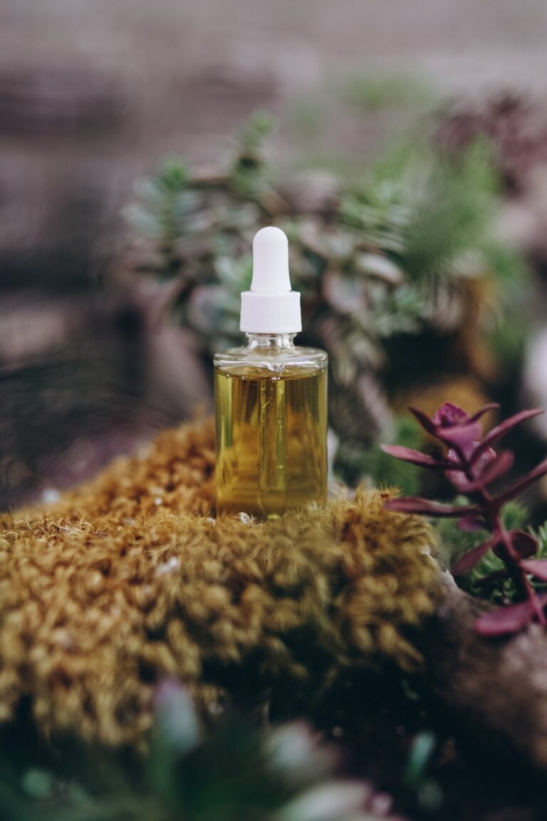 skin . skin care. Serum. dropper. skincare . Skincare Tips. Healthy skin. Serum flask. Natural. Healthy Skin. Centella Asiatica. Centella Asiatica Serum.