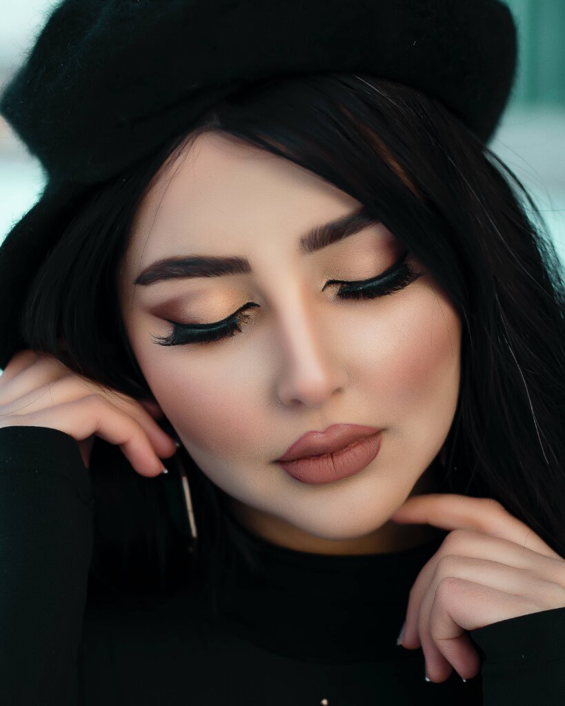 makeup, eyeliner, mascara, blush, clean beauty