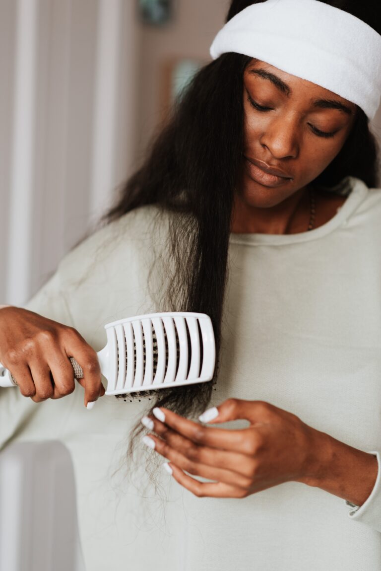 hair, Hair Detangling, Brushing, Traditional Brushing, Brushing Techniques, hair growth, hair care routine, detangle, Wide-Tooth Comb, Finger Detangling