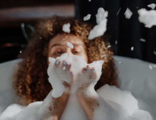 bubble baths, ultimate guide, soothing, fun, bath experience, relaxation, rejuvenation, self-care, ambiance, bubble bath products, skincare benefits, retinol, vitamin C, body