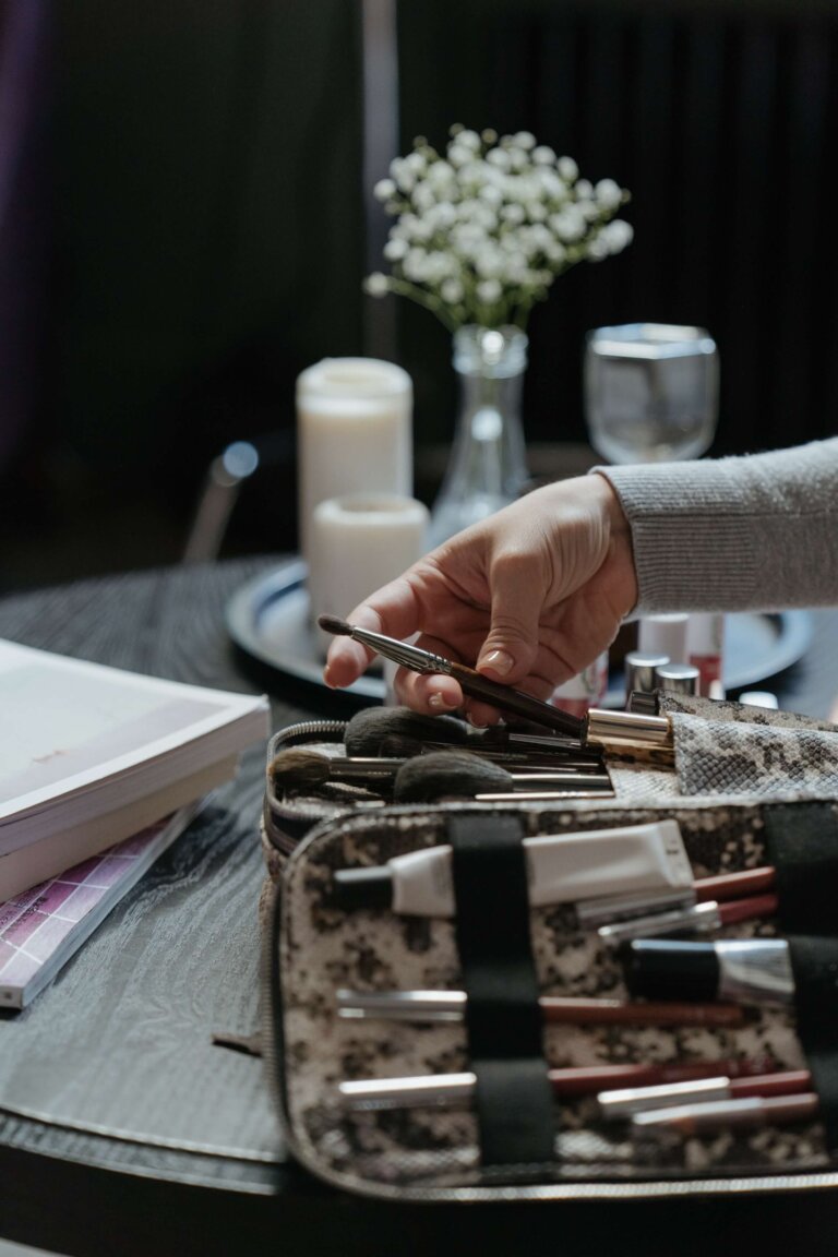 brushes, Makeup bag