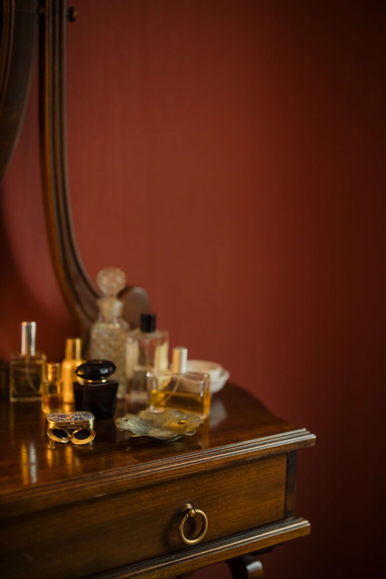 dressing table, beauty products