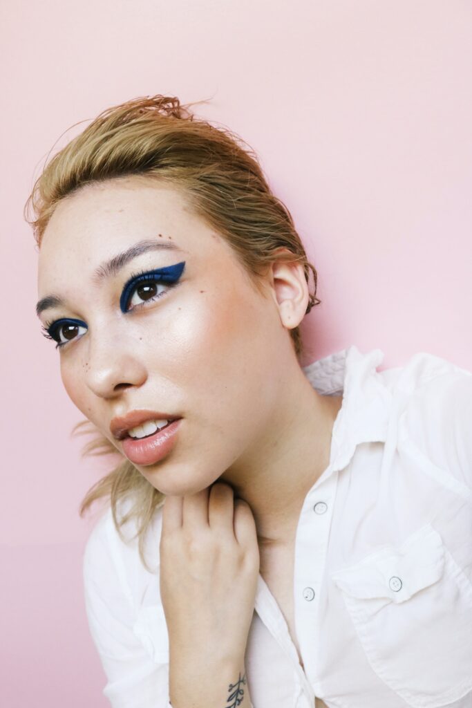 eyeliner, eyeliner application, makeup, makeup products, pencil liner