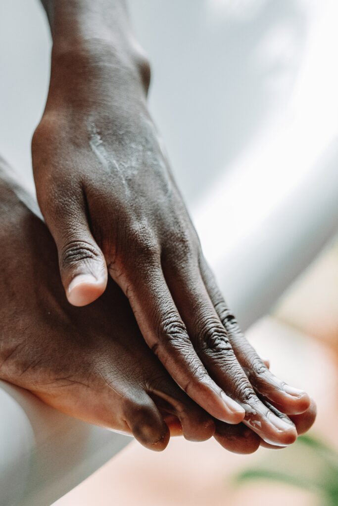 Body, body care, body care routine, feet, foot, feet care, foot care, odor, feet odor, foot odor, Foot Deodorizers, Tea Tree Oil, Baking Soda, Apple Cider Vinegar