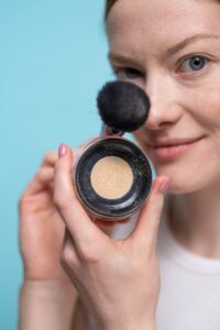 makeup, Acne-Prone Skin, Makeup for Acne, Flawless Base, makeup Techniques, acne, Breakouts, oil free makeup, lightweight foundation, Concealing Acne, Acne spots