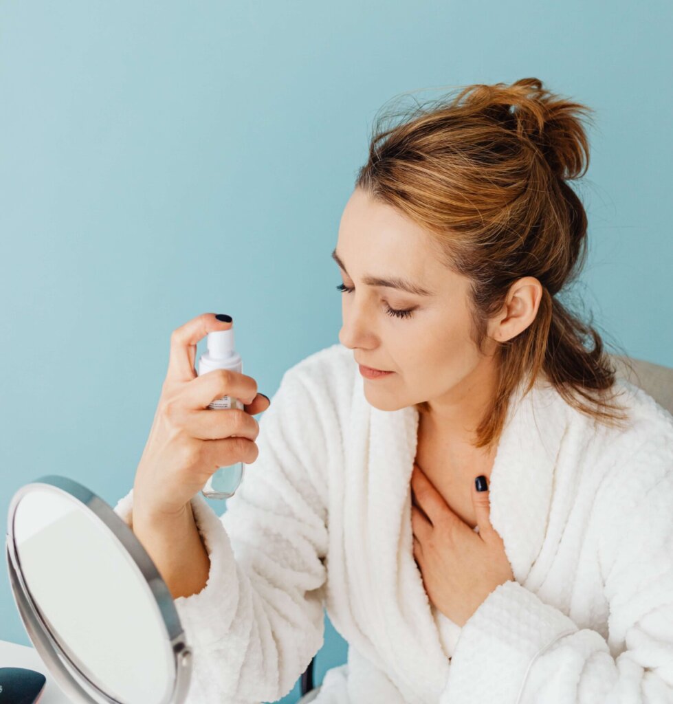 Setting Spray, woman