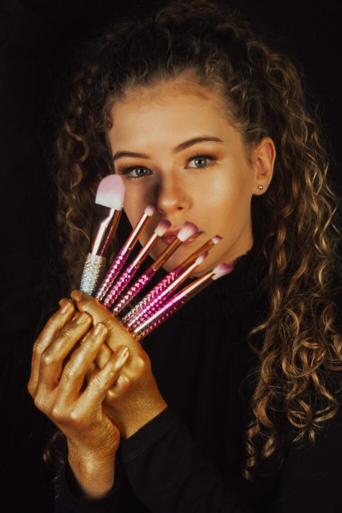 Liquid Highlighters, Illuminate, Accentuate, Luminous Glow, Makeup, Radiant Complexion, Beauty, Dewy, Non-Toxic, Application Tips, Versatility, Skin-Friendly Formulations, makeup