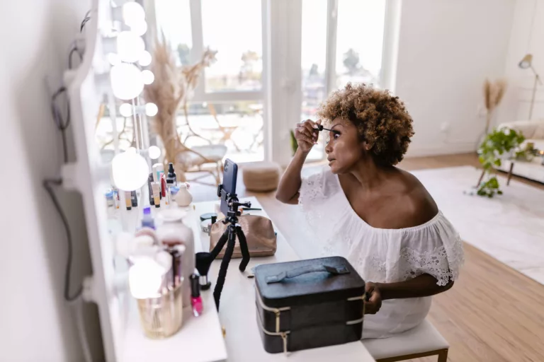 Cabinet, beauty, woman