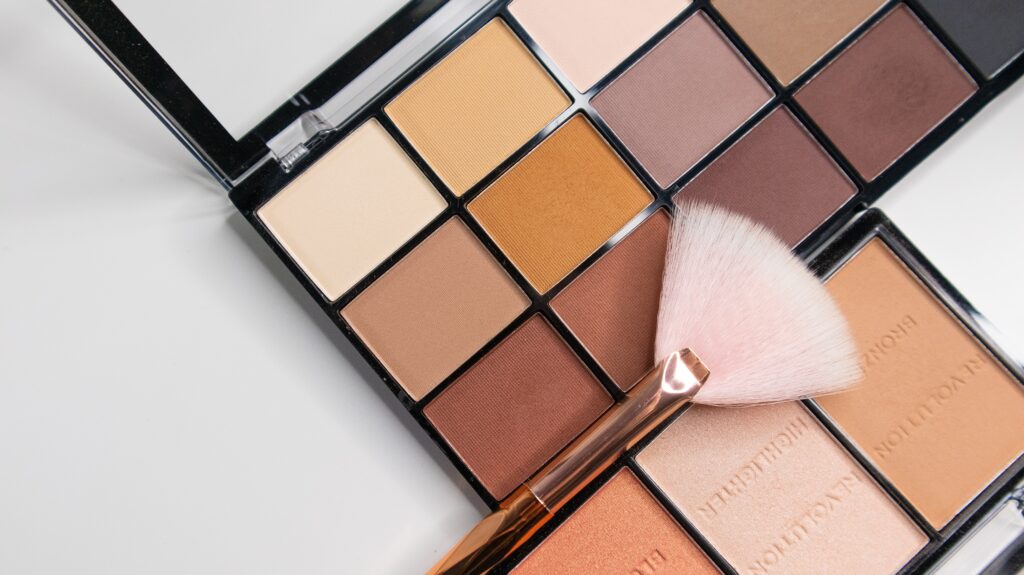 bronzer, palette, makeup