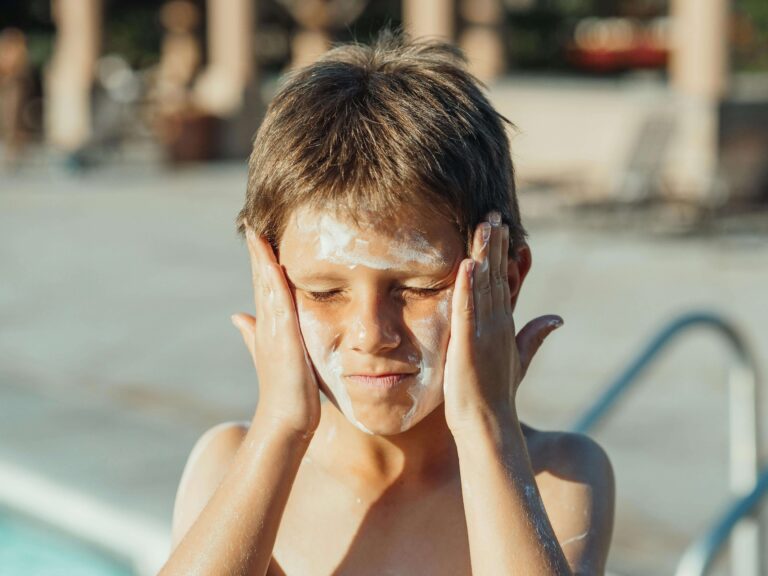 sunscreen, kid